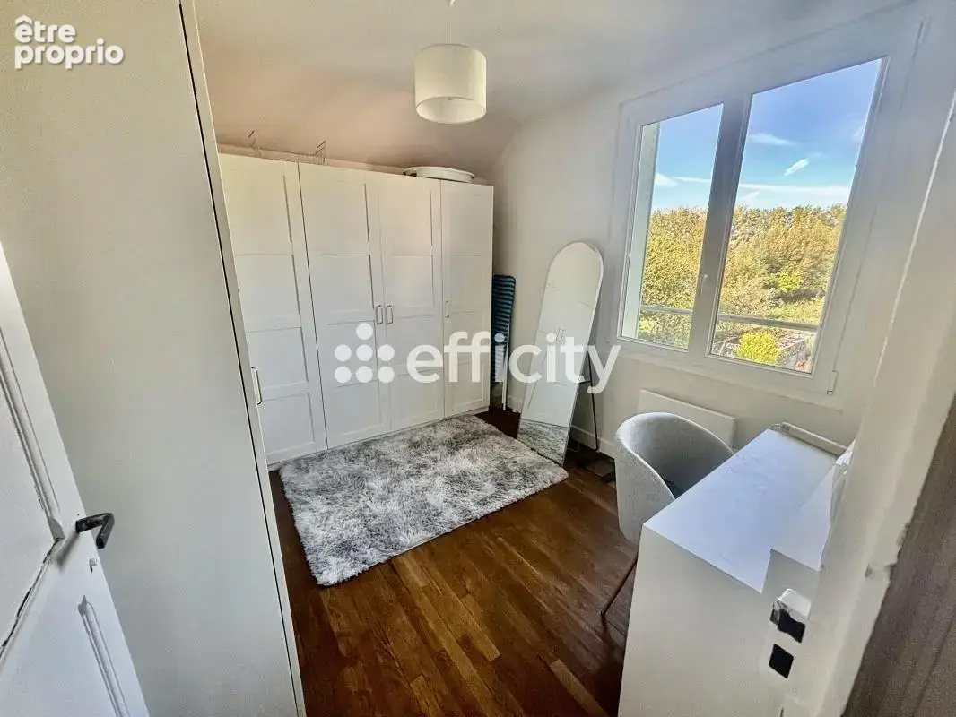Maison 4 pièces 80 m² à vendre à Plaimpied-Givaudins (18340) - photo 6