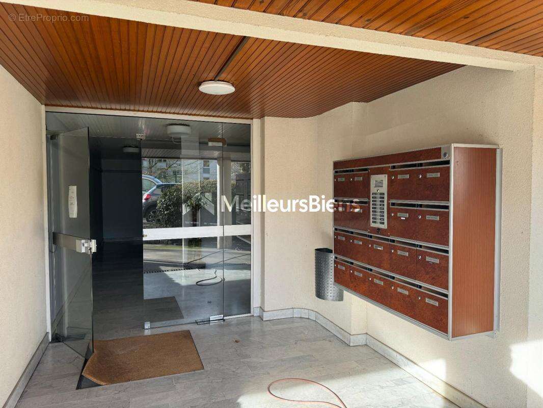 Appartement à LE PLESSIS-ROBINSON