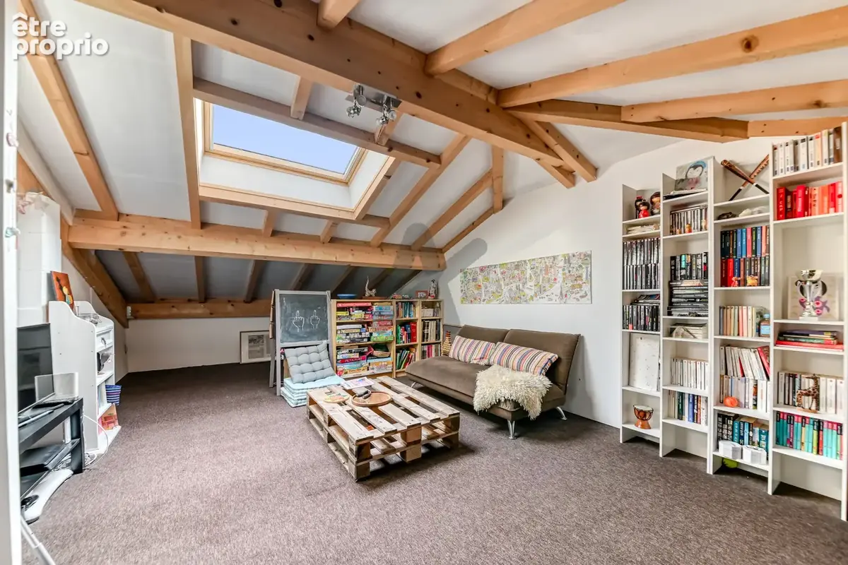 Caluire - Boutary: Une maison familiale de 205m2, 5 chambres, terrasse, jardin, piscine. - photo 18