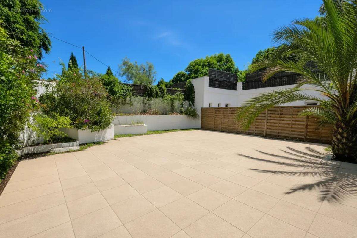 Maison de 8 pièces de 240 m² à Aureilhan - photo 16