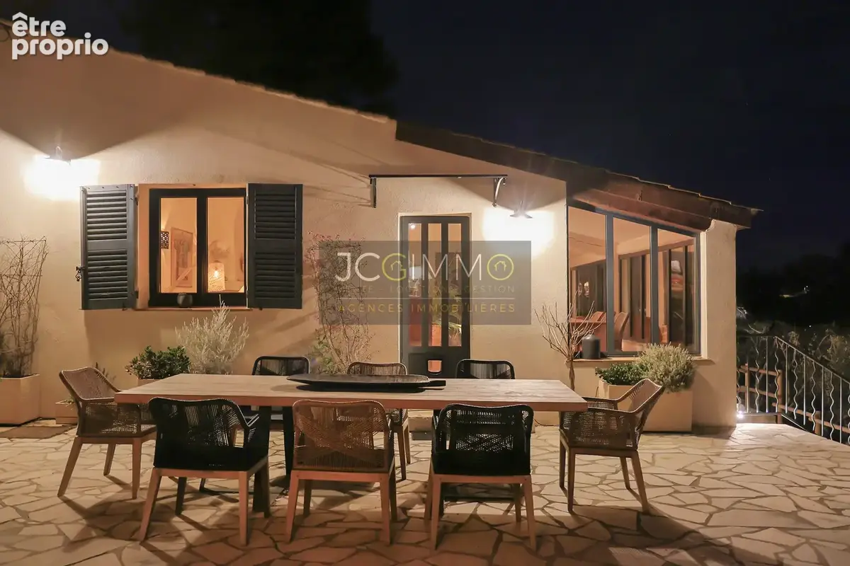 Carqueirane - villa t6 183 m2 vue mer dominante et panoramique avec studio - photo 15