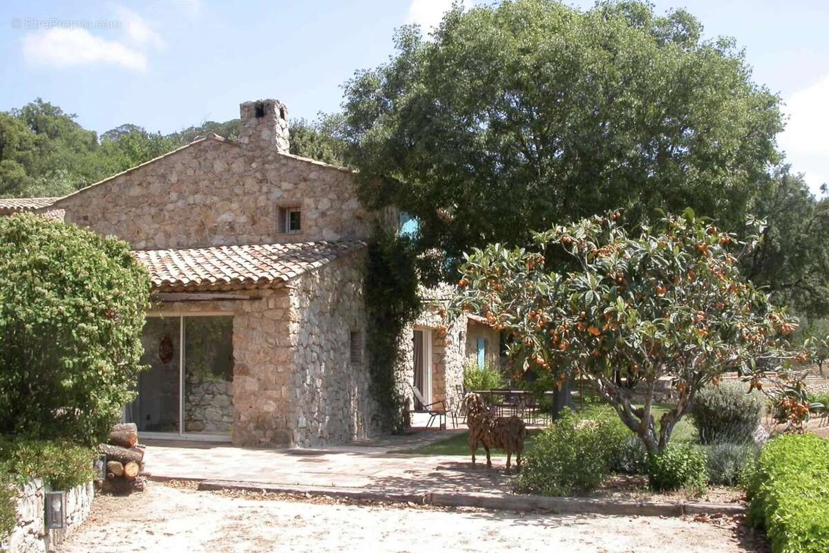 Maison à PLAN-DE-LA-TOUR