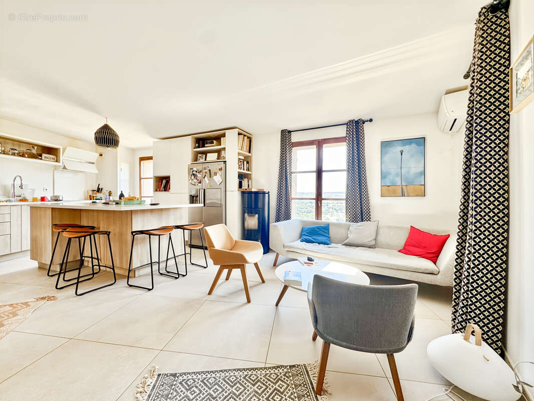 Maison à VENTABREN