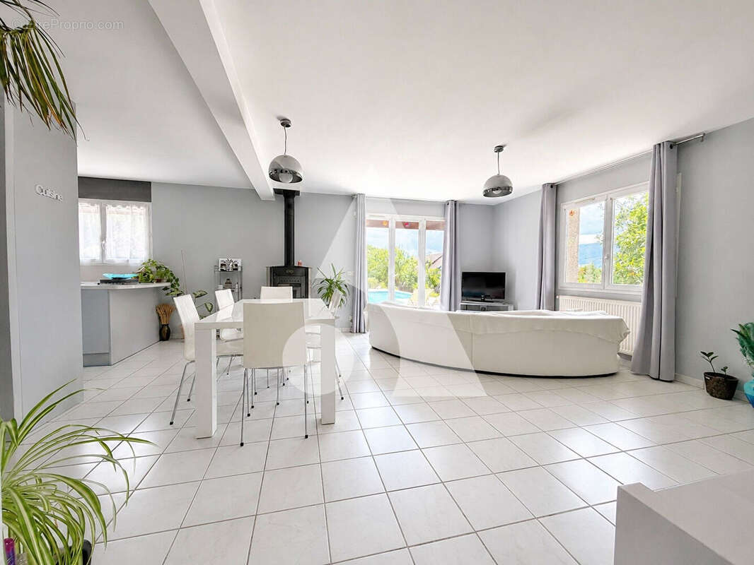 Maison Voglans 6 pièce(s) 136.24 m2 - photo 6
