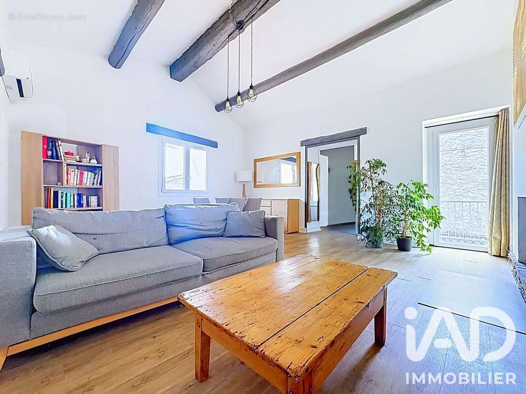 Maison 91 m² à Mouries  - photo 9