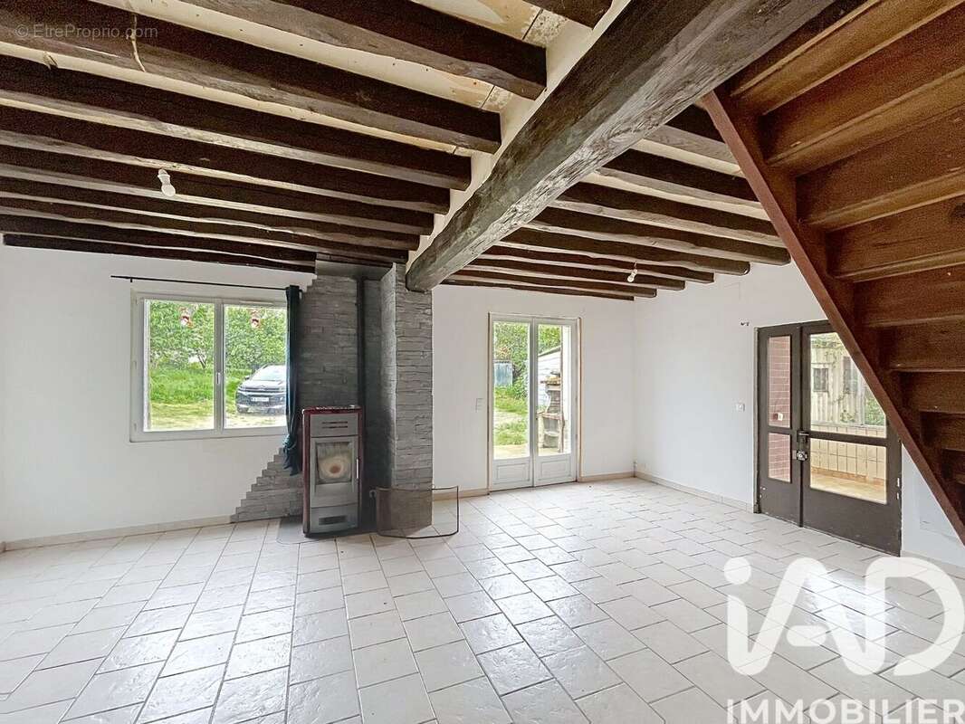 Maison 83 m² à Saint-Maurice-Sur-Aveyron  - photo 7