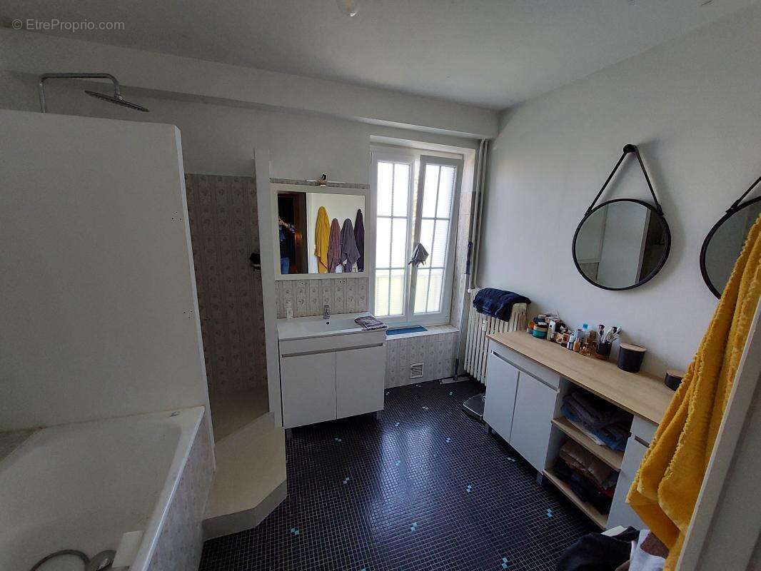 Appartement à PIERRE-BENITE