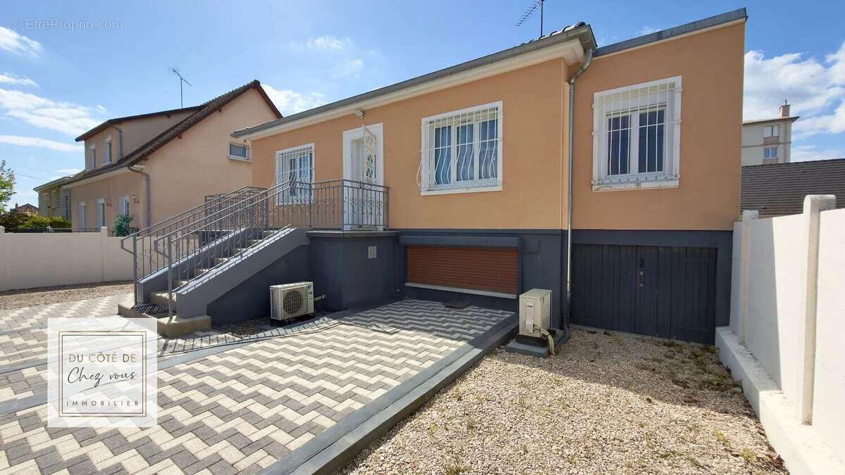 Maison à ROMILLY-SUR-SEINE