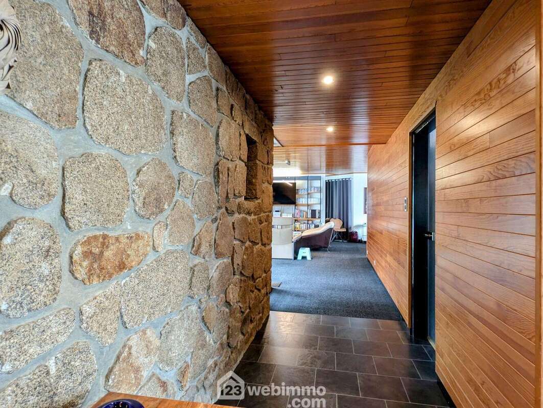 Maison à CARHAIX-PLOUGUER