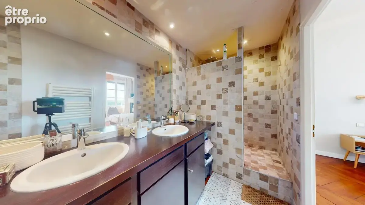 UNIQUE - Appartement d'exception de 147 m² avec vue panoramique sur le Rhône - photo 17