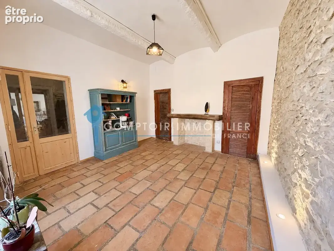 En Exclusivité Maison de village  d'environ 220 m2 hab entièrement rénové en 2021 sur 383 m2 de parcelle - photo 13