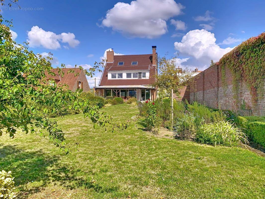 Maison à LA CHAPELLE-D&#039;ARMENTIERES