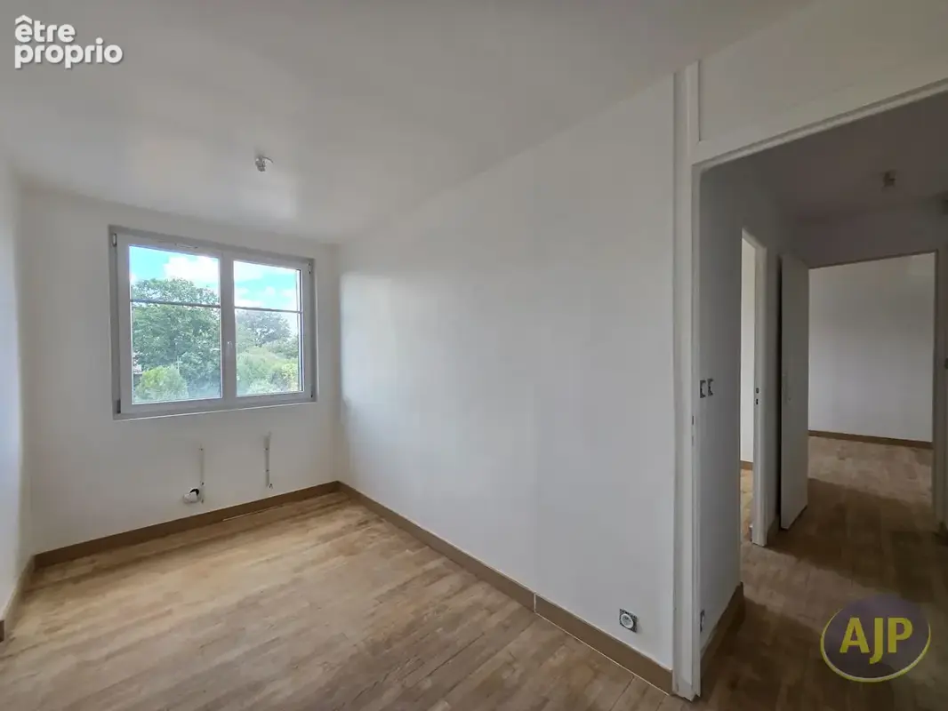 GUEGON Bourg : Maison entièrement rénovée - photo 9