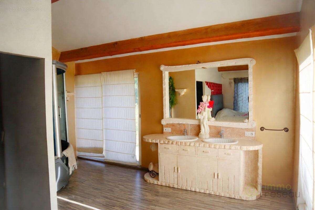 Maison à ROQUEVAIRE