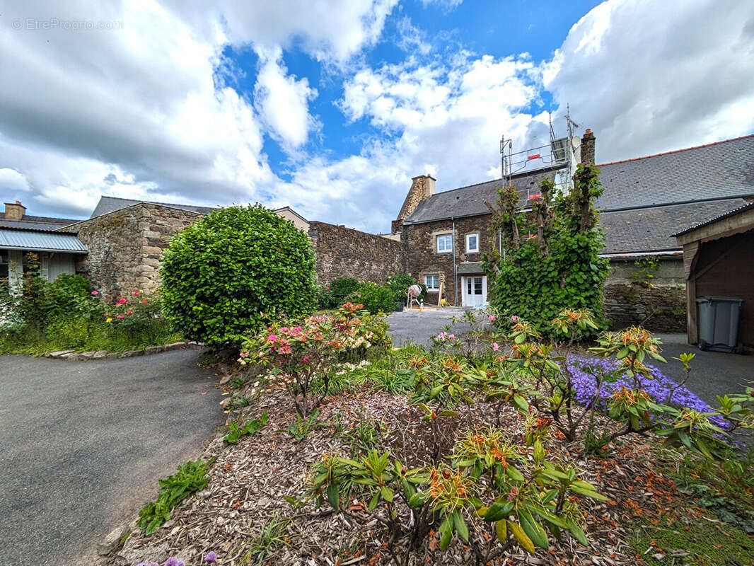 Maison à DOL-DE-BRETAGNE