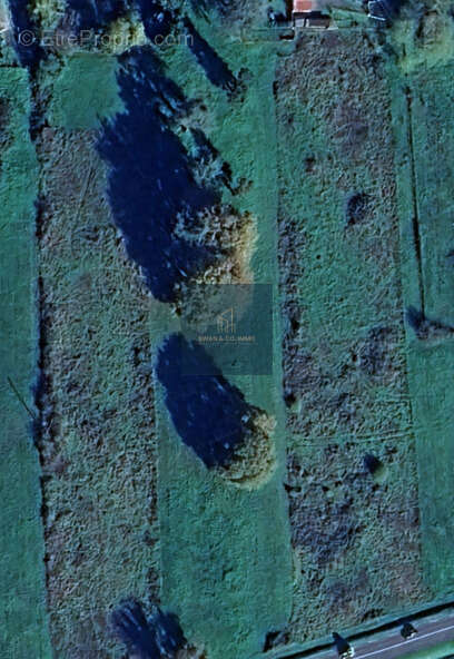 Terrain à MENESPLET