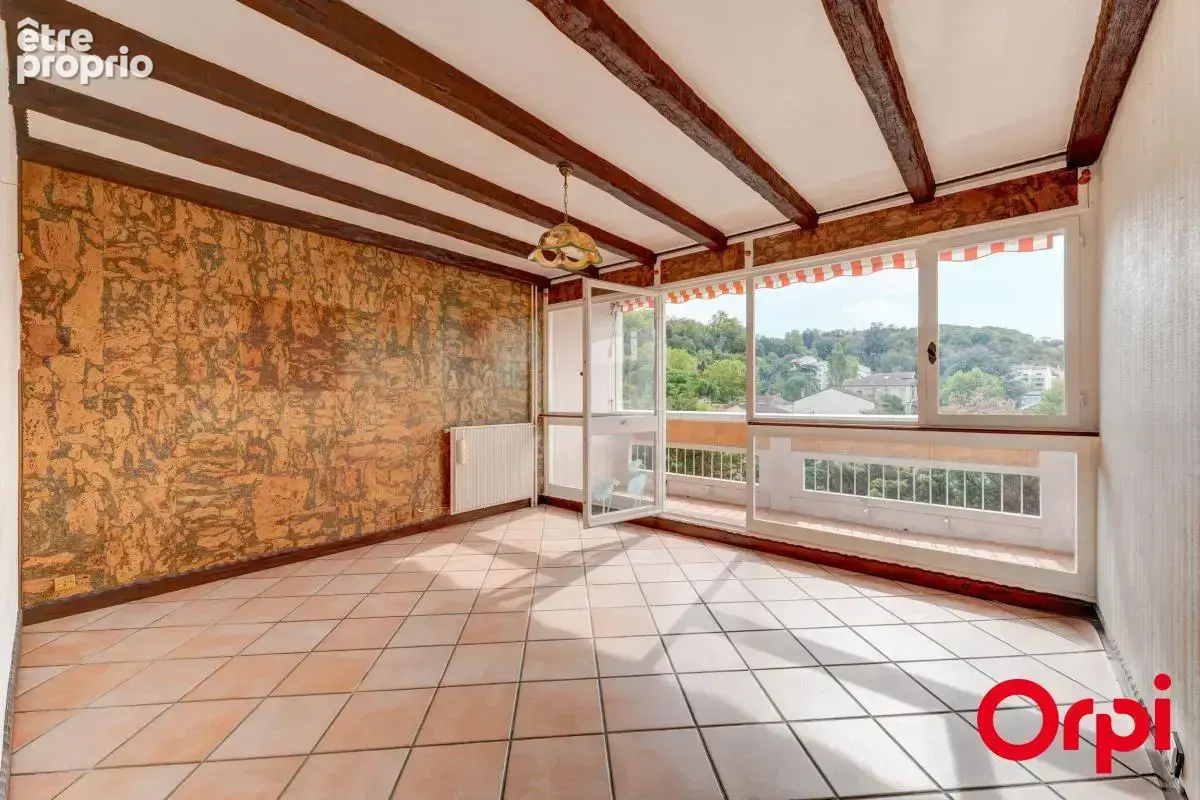 Exclusivité Orpi - Appartement T3 lumineux et traversant de près de 70 m2 avec une place privative - photo 2