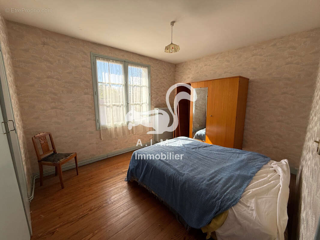 EXCLUSIVITE  Mios bourg, toutes commodités à pieds, maison à étage avec jardin - photo 8