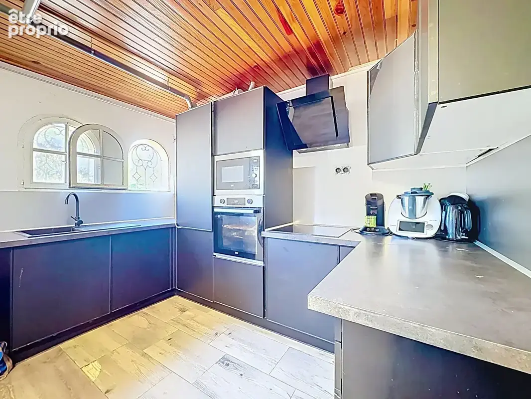 Maison Vedène - Grande propriété 355 m² - 7 chambres, piscine et fort potentiel - photo 12