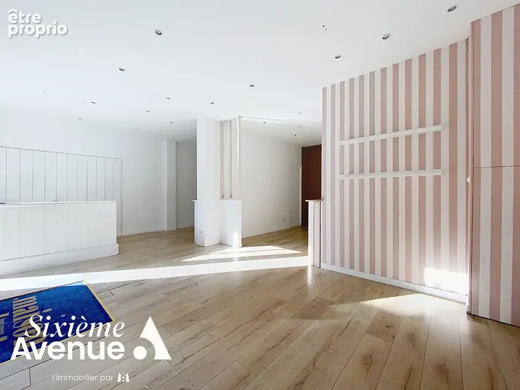 Local 57m² centre-ville - photo 2