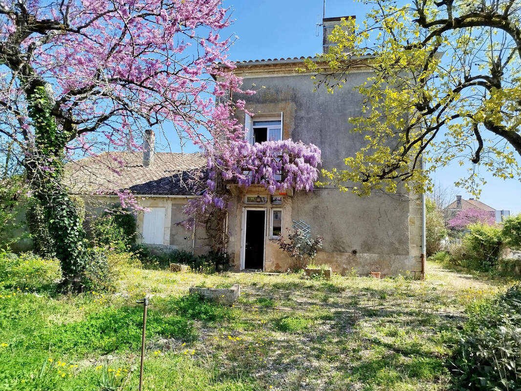 Maison à LAMOTHE-MONTRAVEL