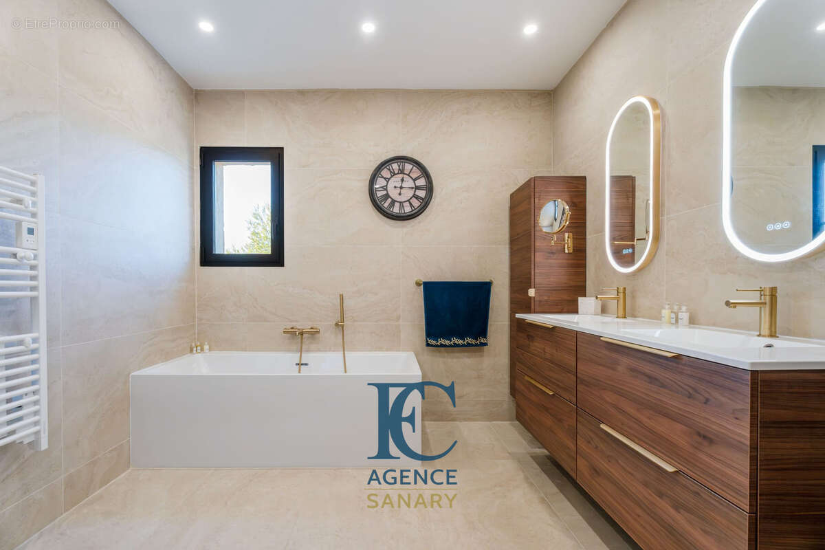 Maison à LA CADIERE-D&#039;AZUR