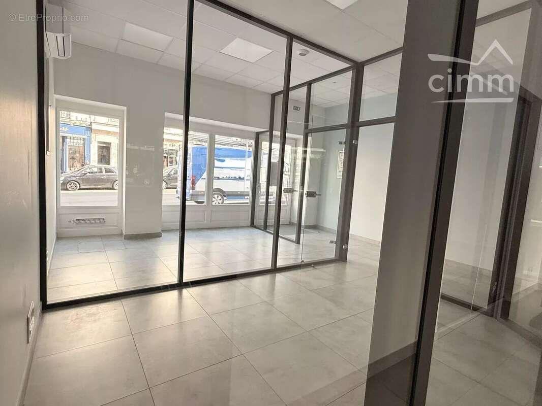 Immeuble de bureaux - centre-ville de blois - investissement ou installation d'entreprise - photo 2