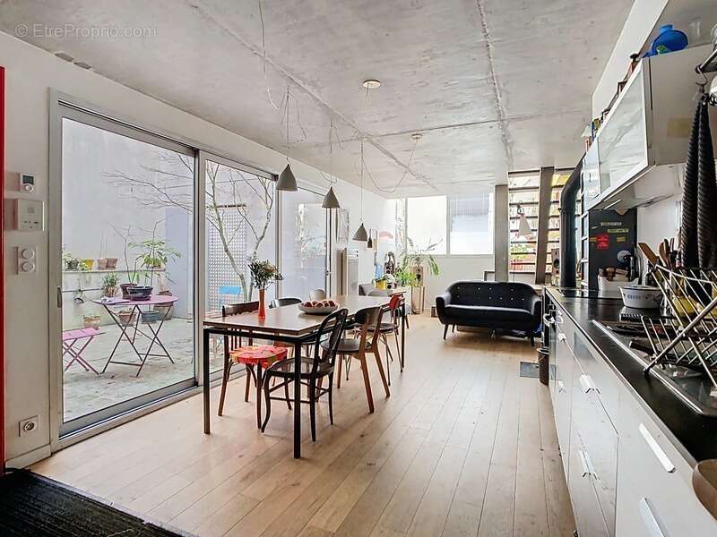 Appartement à PARIS-20E
