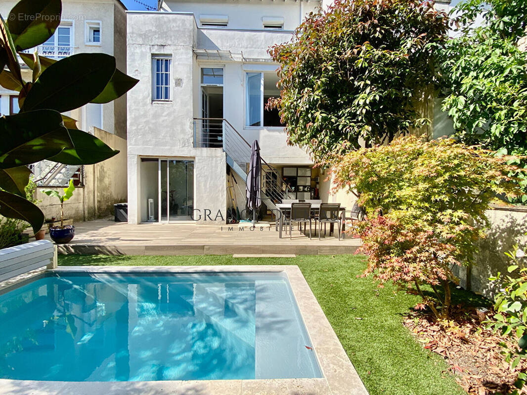 Maison à LE BOUSCAT