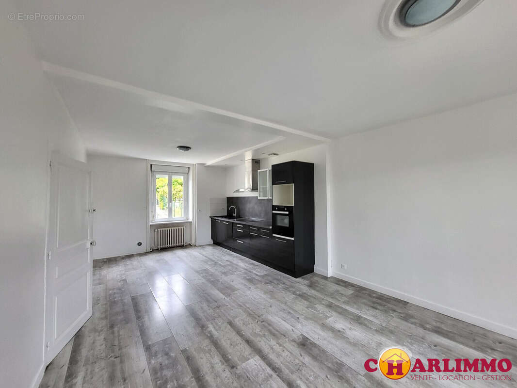 Maison à SAINT-JUNIEN