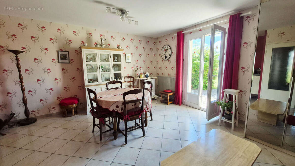 Maison à SAINTES