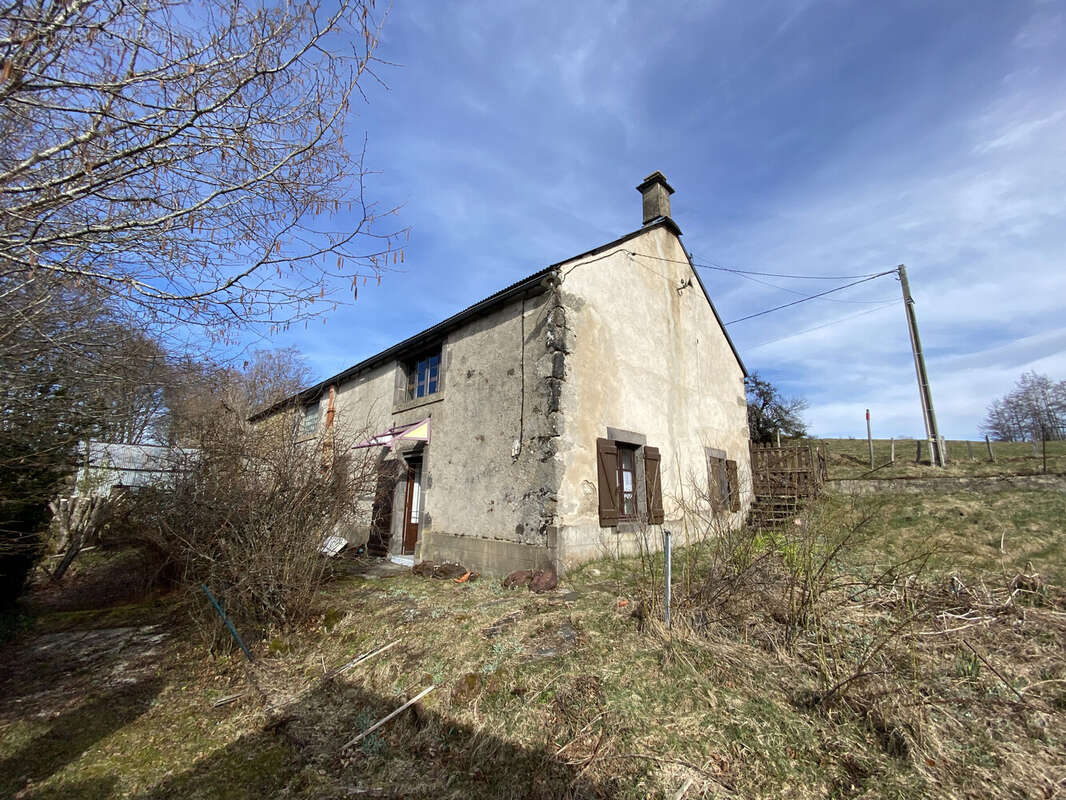 Maison à SAINT-DONAT
