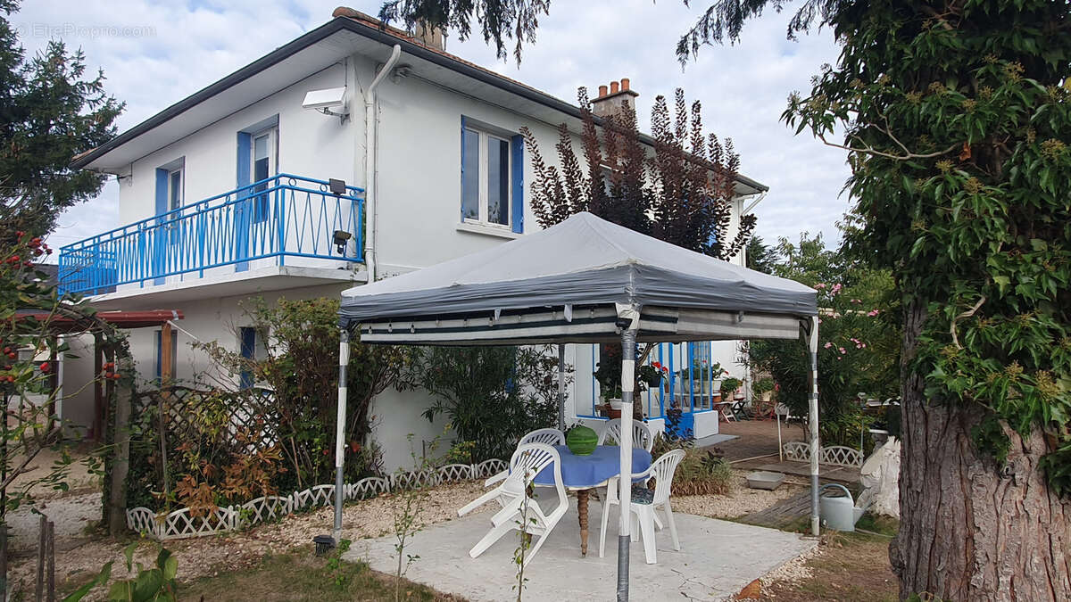 Maison à YZEURE