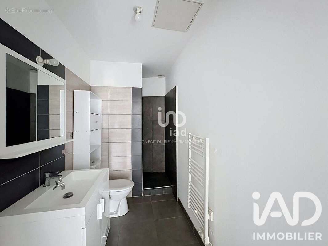 Appartement 68 m² à Istres  - photo 4