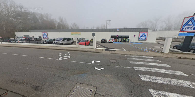 Commerce à VILLEMUR-SUR-TARN