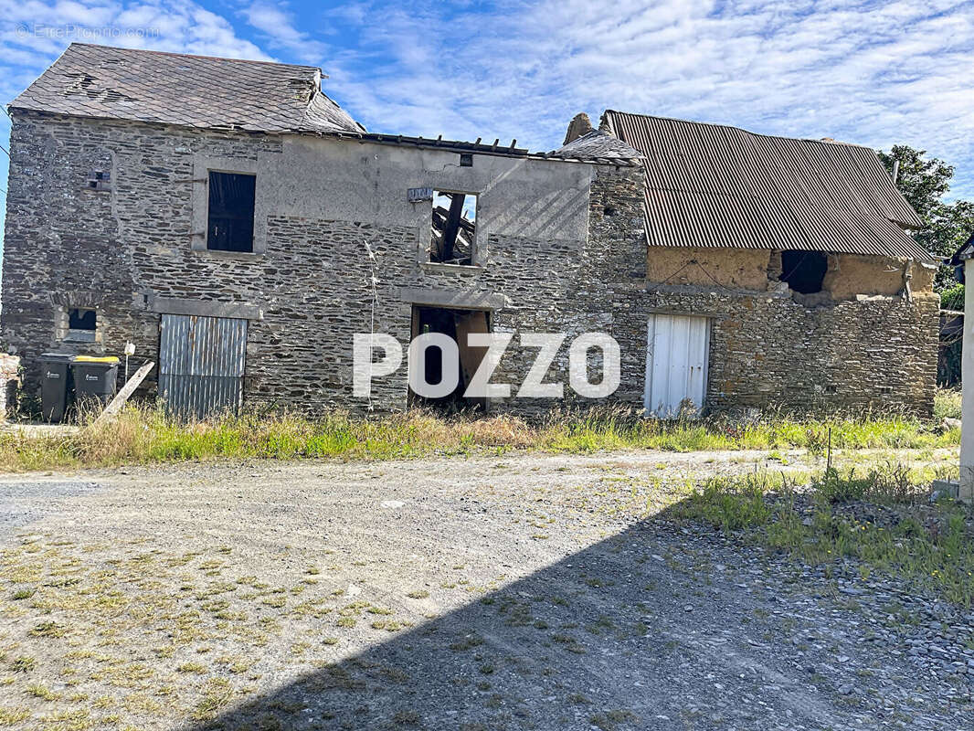 Maison à PLANQUERY