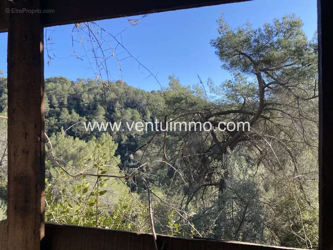 Terrain à SAINT-CEZAIRE-SUR-SIAGNE