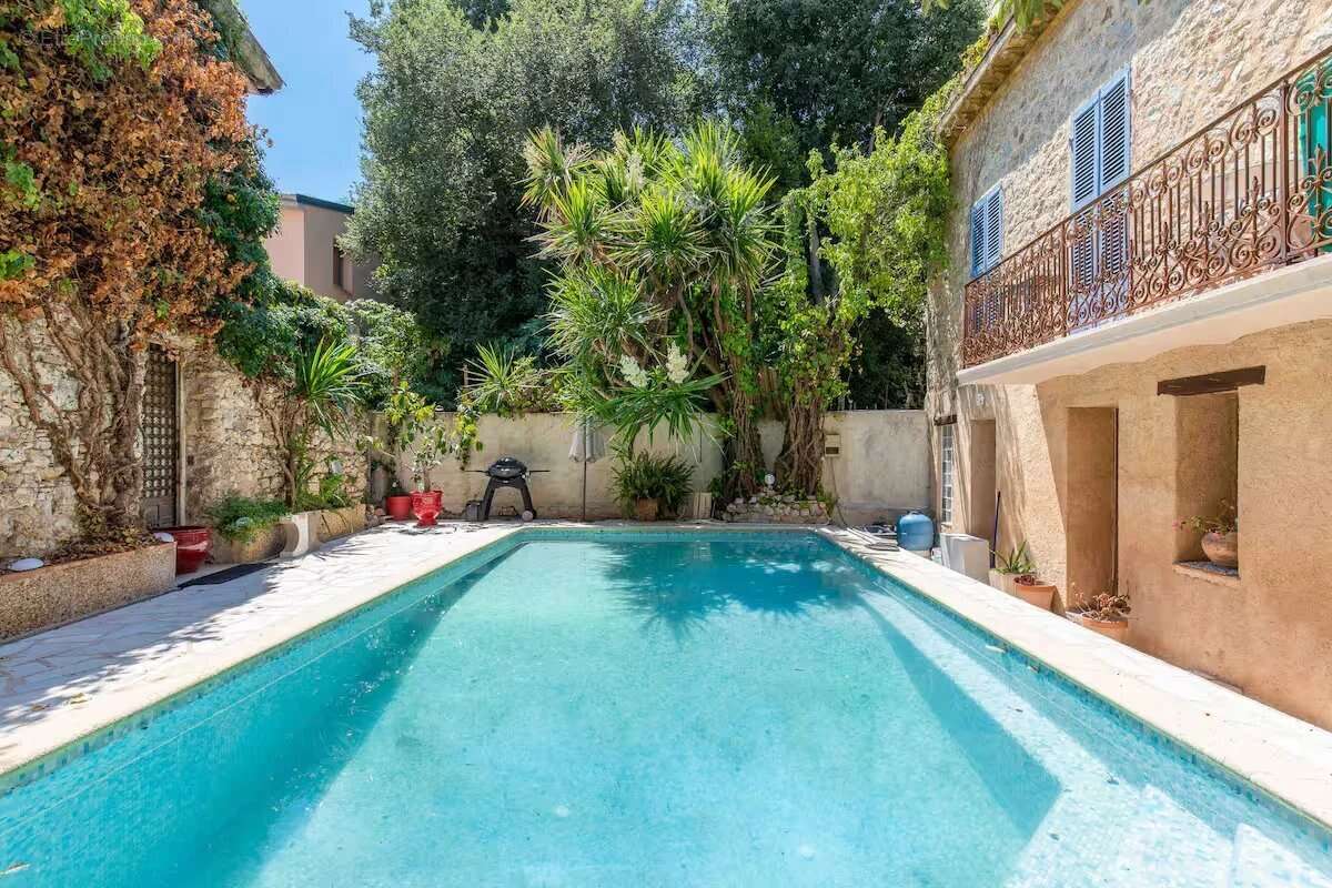 2 immeubles a renover avec piscine cannes - photo 2