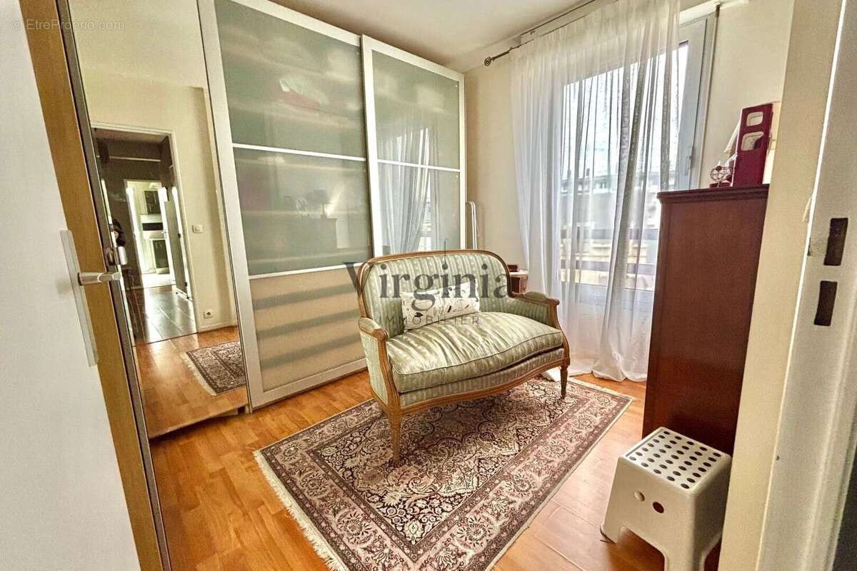 Appartement à CHARENTON-LE-PONT