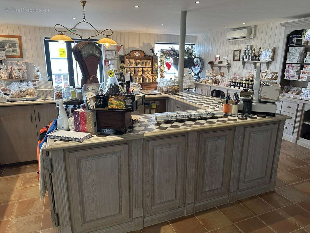 Commerce à MAIZIERES-LA-GRANDE-PAROISSE