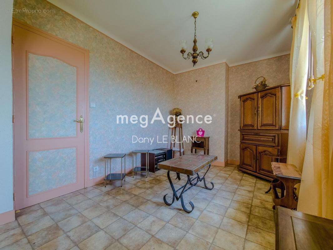 Maison à JOUY