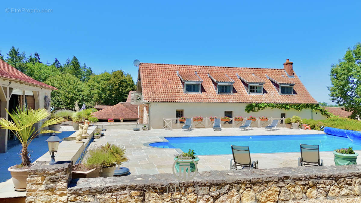 Maison à PARAY-LE-MONIAL
