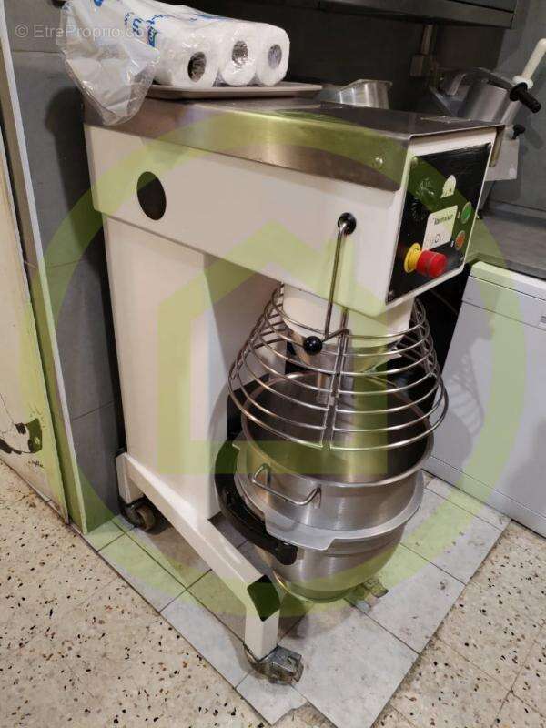 Commerce à SAINT-LAURENT-DU-VAR