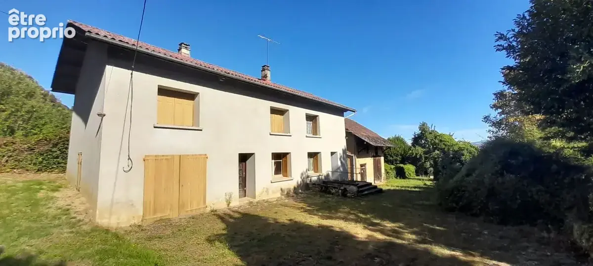 Maison à SAINT-JEAN-D'AVELANNE