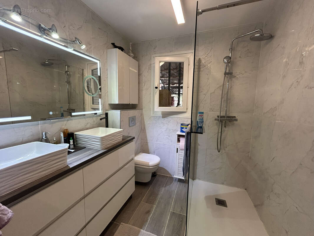 Autre à ROQUEBRUNE-SUR-ARGENS