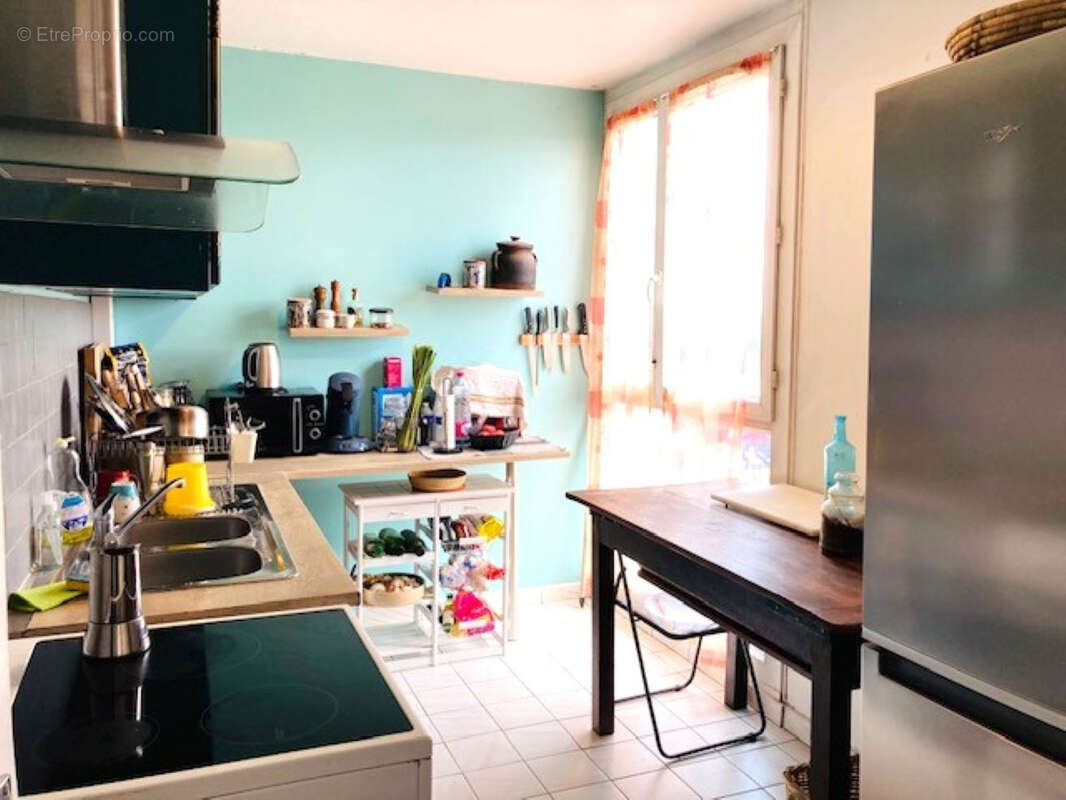 Lumineux appartement T4 de 78m² avec balcon, vue dégagée, place de parking privative - Bron - photo 5