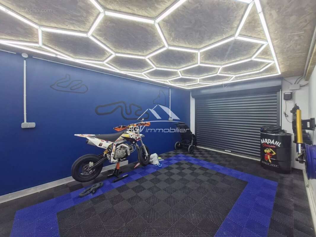 Maison à ALLEGRE-LES-FUMADES