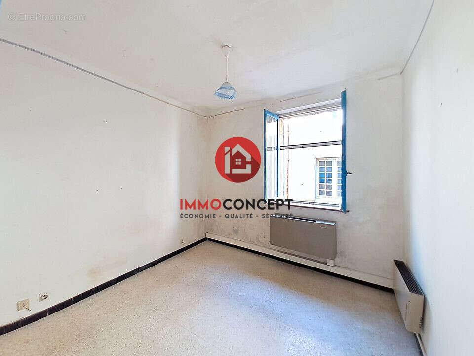 Appartement à ROQUEMAURE