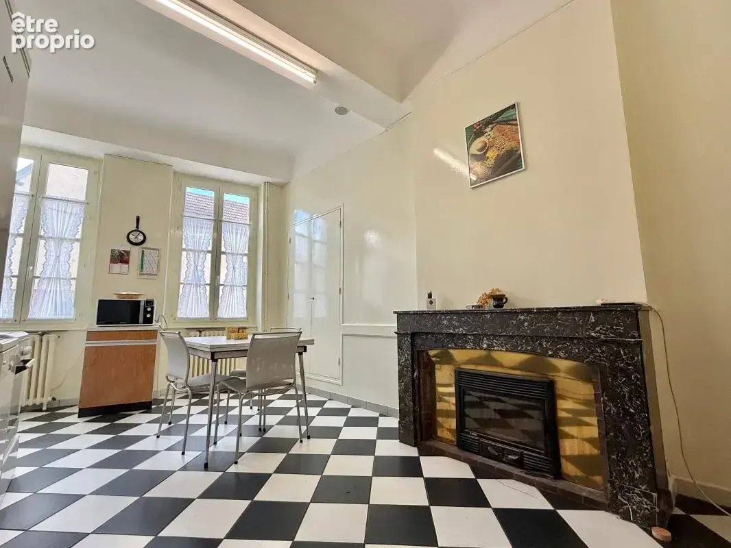 Saint-jean-de-losne – maison de caractère de 284 m² – terrain de 1 224 m² – dépendances et fort potentiel - photo 3