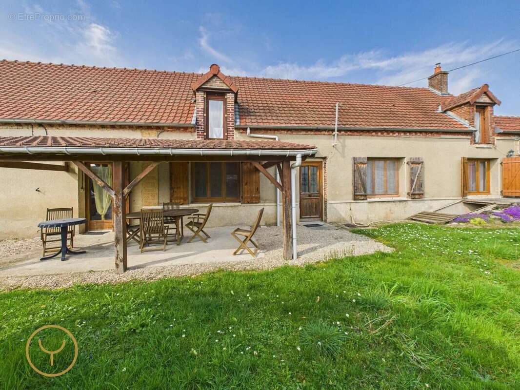 Maison à MARIGNY-LE-CHATEL